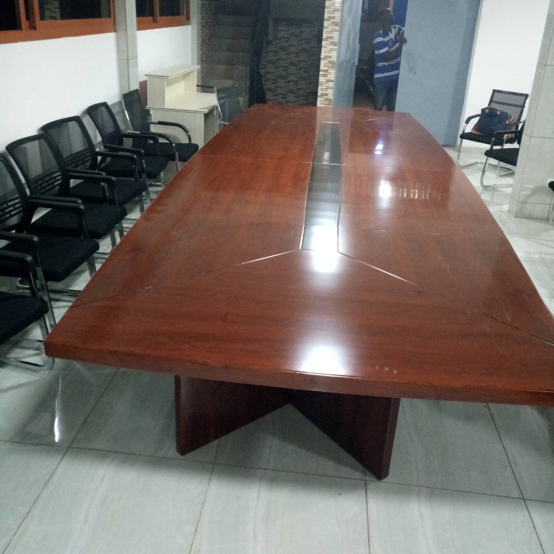 TABLE DE REUNION DE 10 PERSONNES