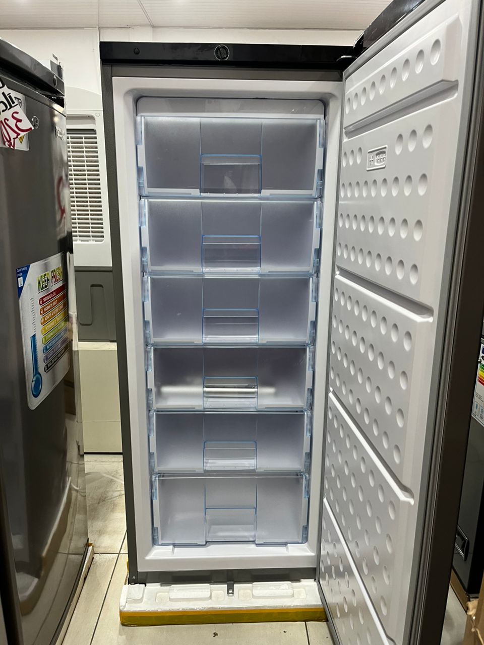 ILUX Congélateur vertical ILCV 280 / 280L – 6T