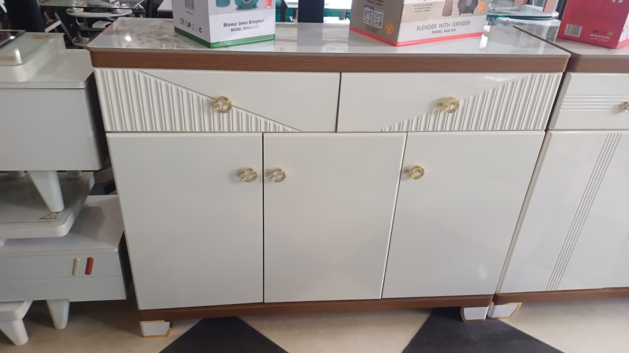 Table avec 5 compartiments pour salon et chambre