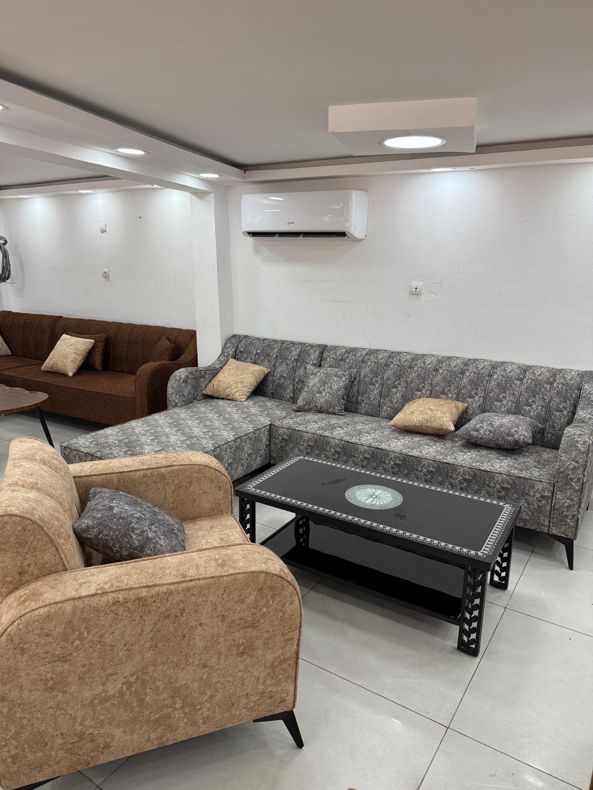 Ensemble fauteuil canape avec 1 place et table