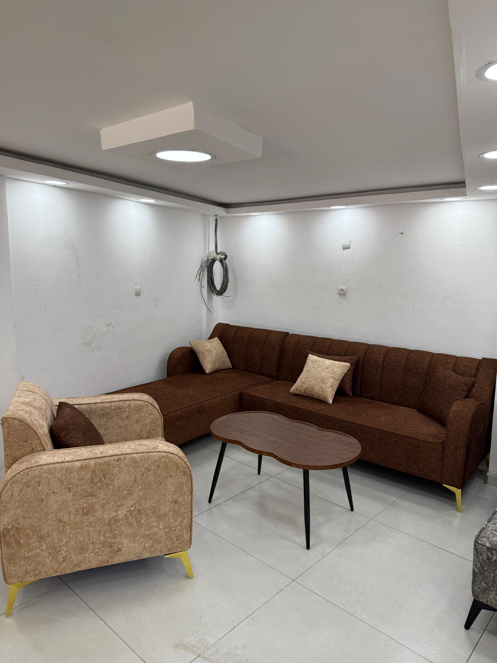 Ensemble fauteuil canape avec 1 place et table