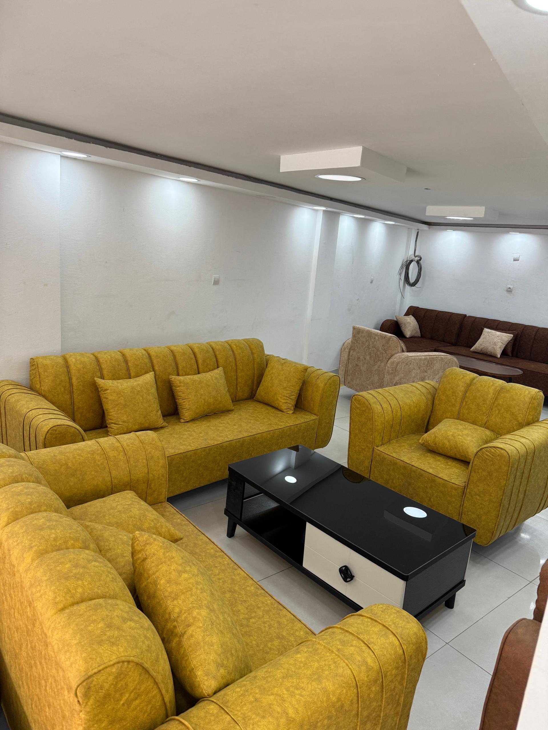 Ensemble fauteuil 2 grand 1 petit avec table